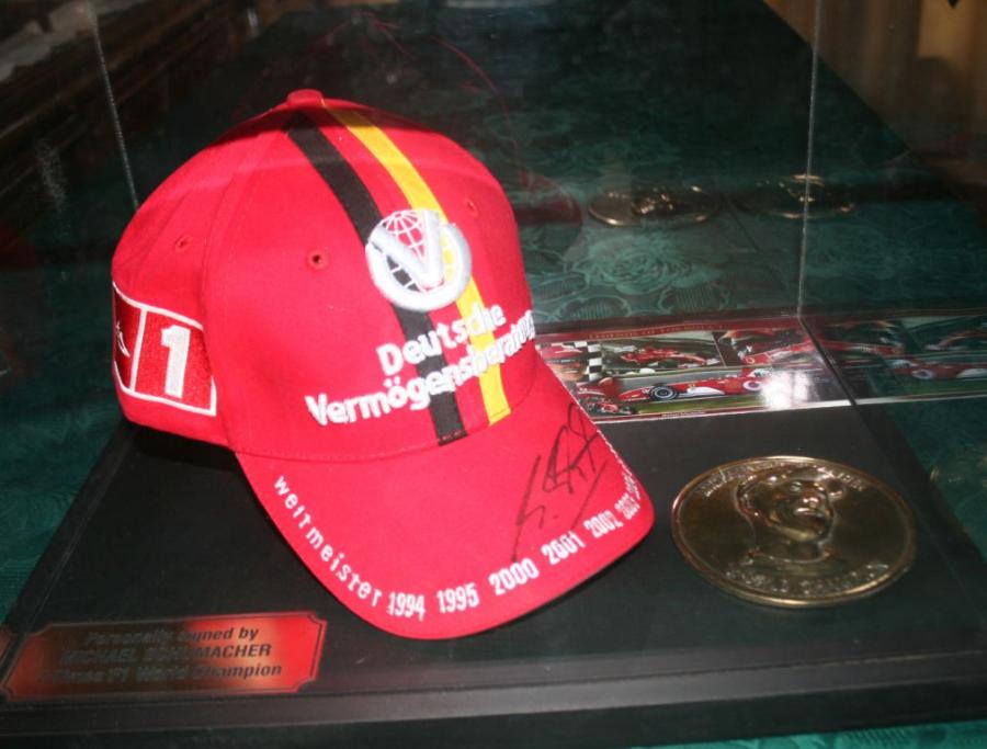 schumacher-signed-and-boxed-hat